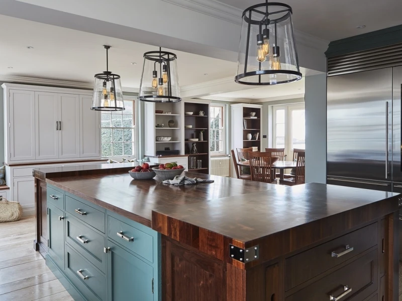 Kitchen pendant light ideas: An expert guide to styles and placement